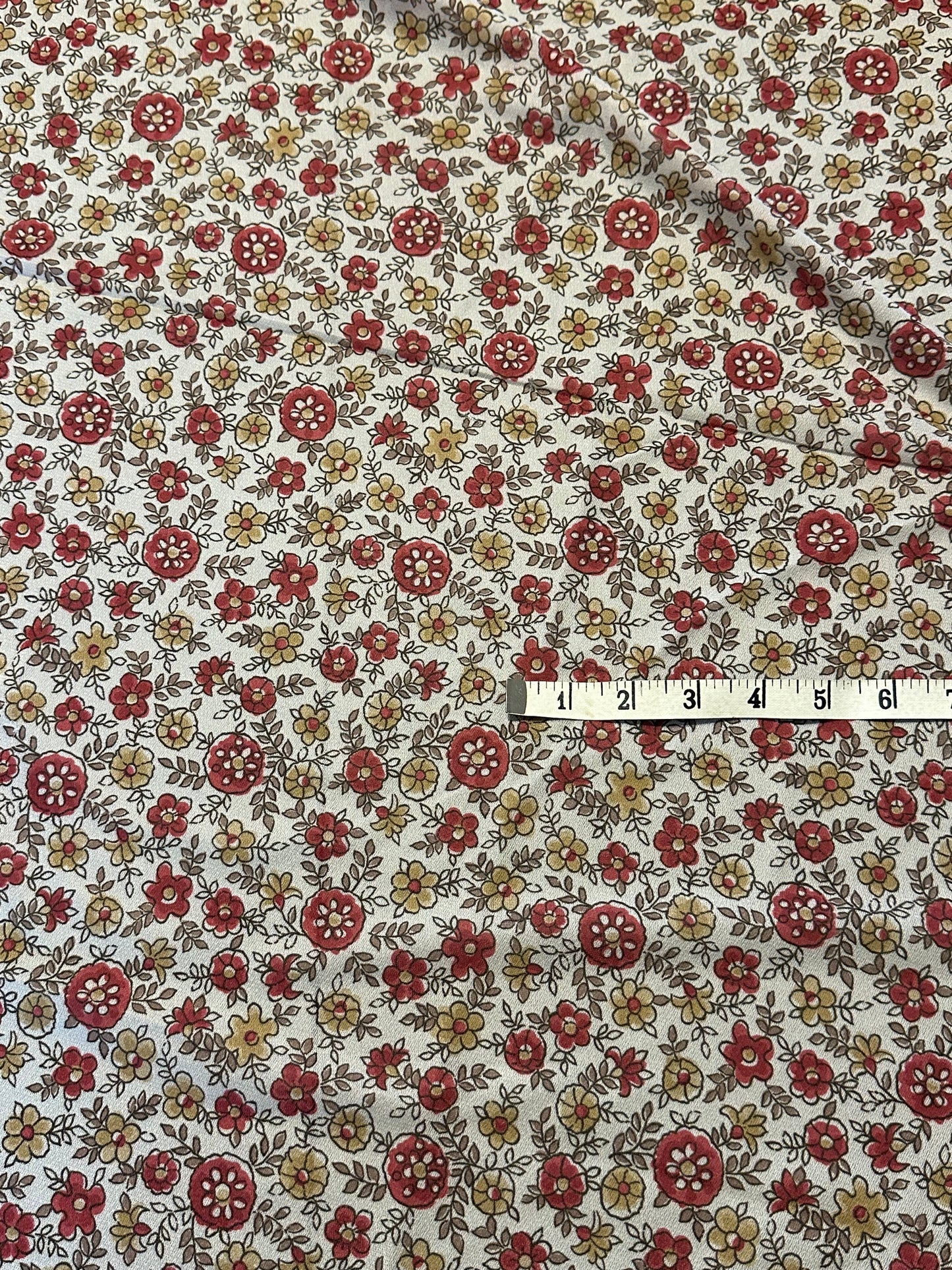 2.5 yard Floral Poly Crepe Knit